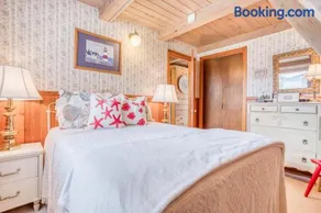 Sisters Beach Retreat - Image 2