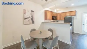 Landing - Modern Apartment with Amazing Amenities (ID7689X22) - Image 2