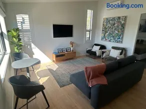 Birdsong Water View 2 Bedroom Apartment - Image 2
