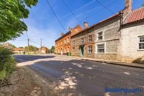 Host & Stay - The Old Post Office - Image 2