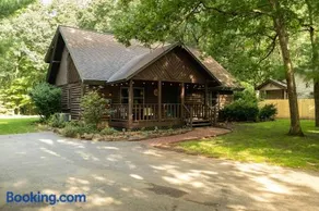 NEW Nestled Ducks Cabin Near Green Lake - Image 3