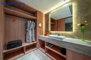 Allin Hot Spring Resort Hotel Fenghuang Ancient Town Branch - Image 3