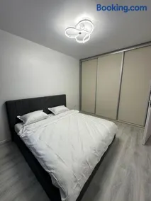 Affordable Cozy & Comfort Apartment - Image 3