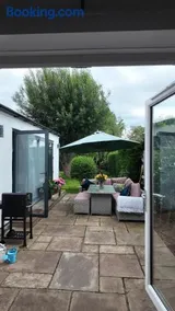 Private Garden Guest House-Patio and Garden Views - Image 2