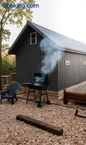 Camptown Cabin - Image 2
