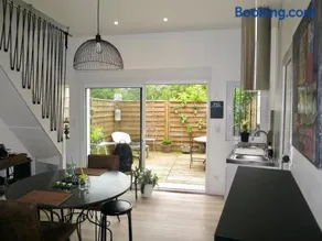 Duplex contemporain terrasse extérieure parking - Image 1