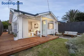 Coastal Cottage - 200m to Beach & Pet Friendly - Image 3