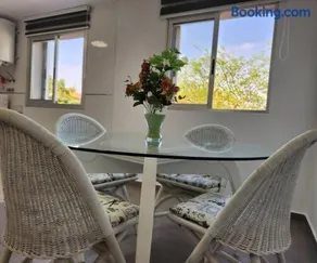 Apartamento en Les Alqueries con aire acondicionado - Image 1