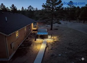Hot Tub! Pets Ok! Perfect Estes Park Getaway, Walk to Town 3 Kings!#3337 - Image 3