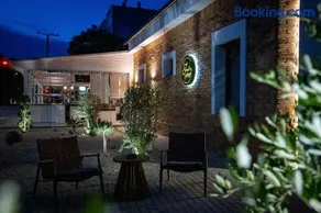 Turul Boutique Rooms & Apartment - Image 1