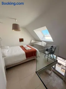 Modern 1 bed duplex in Limperstberg - Image 4