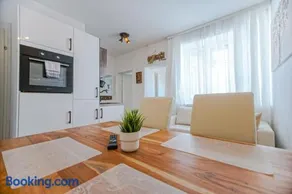 AusZeit Steiraland 7 mit überdachten Balkon und Parkplatz - Image 3