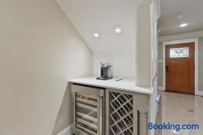 Sweet Home - Private Room in a Shared Home - Image 2
