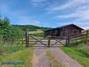 Farm lodge - Image 1