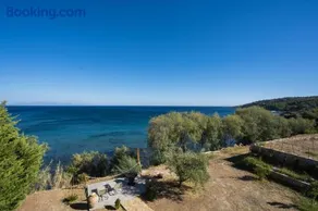 Seafront Studio with direct beach access - Image 5