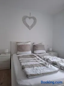 Umgeben von Seen und Wäldern - Image 3