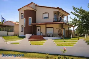 FG Home Rental, Vila ,studios & Apartments - Image 1