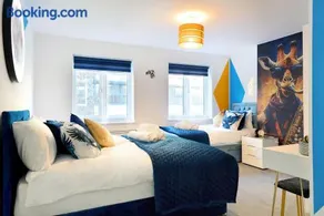 Music Vibes City Centre-Sleep 4-Private Cark Park-Long Stays Discounts - Image 3