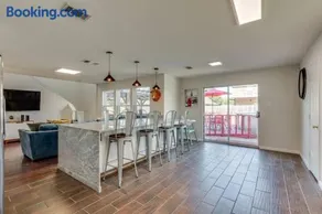 Top-Notch 5BR 2,5BA Holiday Villa with Pool - Image 2