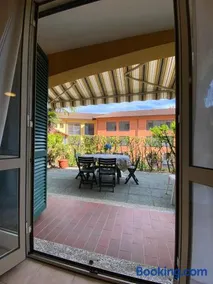 Sunshine GuestHouse - Image 1