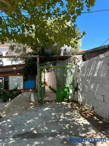 Aranit Guest House - Image 2