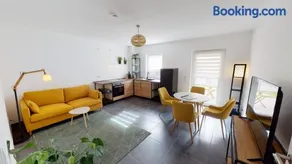 Travel Art Boardinghouse (Lazarettstr.) - Image 1