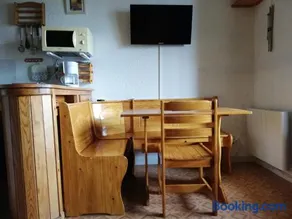 Mini T2 à Barcelonnette pour 4 personnes avec balcon et cuisine équipée - Image 2
