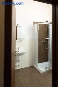 Chesini Rooms - Image 2