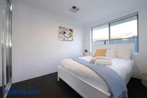 Henley Brook - Finest - Image 3