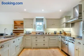 4 Bed in Thornham oc-888 - Image 3