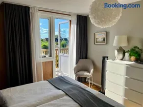 Hus med stor trädgård i lugn miljö nära havet - Image 3