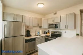 2BR w King Bed Pool Steps to Forest Park CWE - Image 2