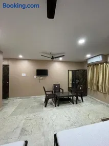 Crystal Inn - Image 4