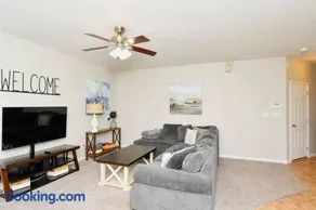 Modern Retreat near downtown Dayton - Image 5