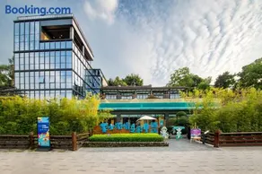 Little Hakka Hotel - Image 1