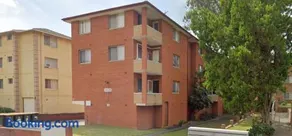 Cute & Light-filled Apartment - near Liverpool CBD - Image 2