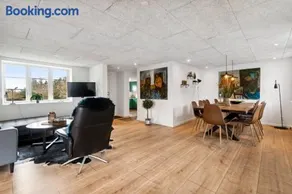 Modern House With Space For Relaxation - Image 5