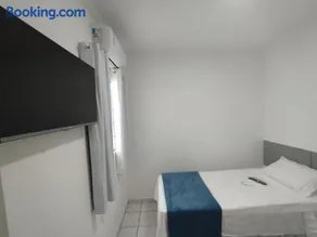 Quarto aconchegante e funcional perto da rodoviária Hospital do Câncer Pátio de eventos e universidades ótima localização - Image 1