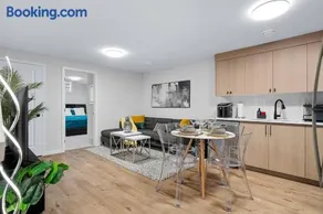Modern 2BR Quiet Retreat with Kitchen Near Banff, Parks, Winsport - Image 3