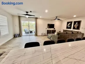 Love Shack in Foley/ Hot Tub / Modern Cozy - Image 2