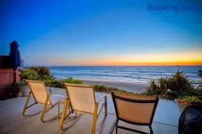 Oceanfront Condo, Private Patio, Beach Access, BBQ - Image 1