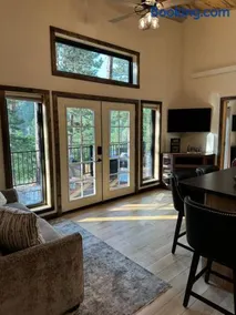 In the center of it all The Elkhorn Cabin - Image 3