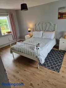 Coastal Cottage - Image 2