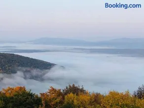Moon Hill Retreat in Green Mountain - Image 2