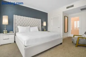 Fontainebleau Miami Resort - Image 4