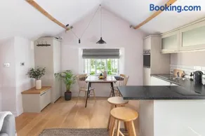 The Hayloft by Black Door Stays - Image 4