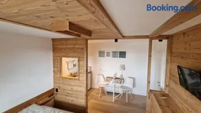 Guest House Dolomiti Mountain View Apartment - Image 5