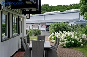 Charmantes Ferienhaus mit Garten, Kamin & Teich - Image 2