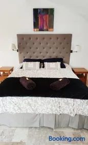 Chambre cosy avec terrasse sur la colline boisée, parking privé, jardin, calme, climatisation, 10 mn pont du Gard num7 - Image 3