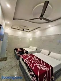 Amirtham Holiday Home - Image 1